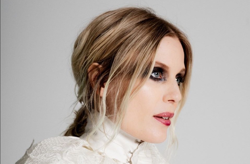 MYRKUR anuncia nuevo disco y lanza nuevo single/video