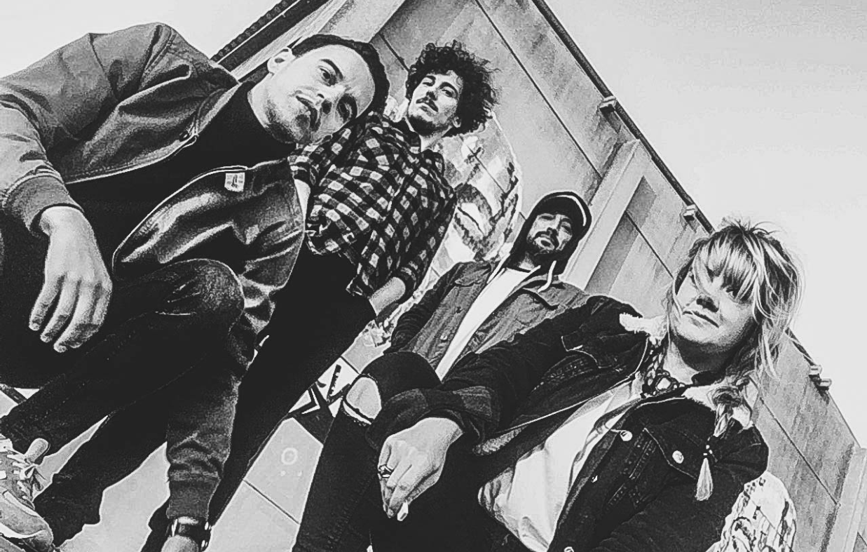 EARTH DRIVE  – Helix Nebula (ALBUM REVIEW)