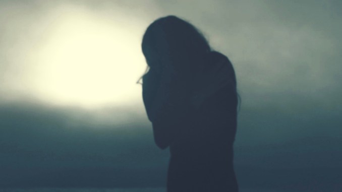 KARI RUESLATTEN – Sørgekåpe (ALBUM REVIEW)