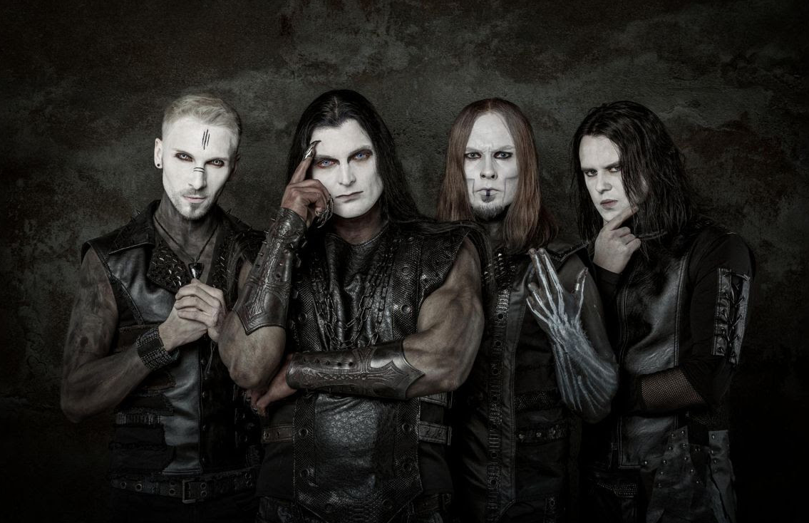 NACHTBLUT anuncia nuevo disco y estrena primer single: Das Puppenhaus