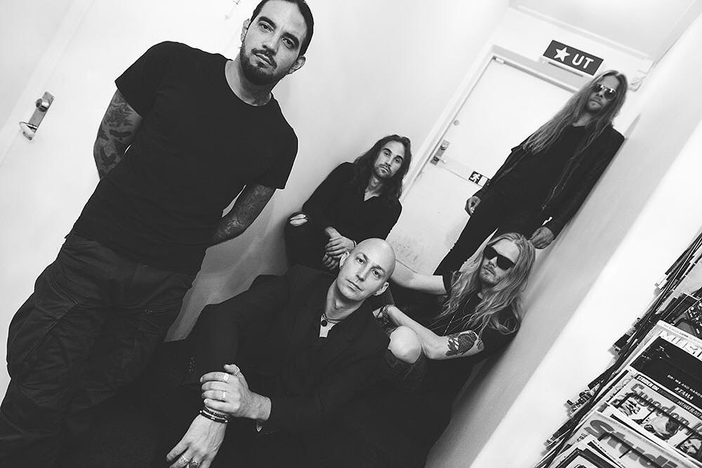 SOEN sorprende con nuevo single y tour de promoción