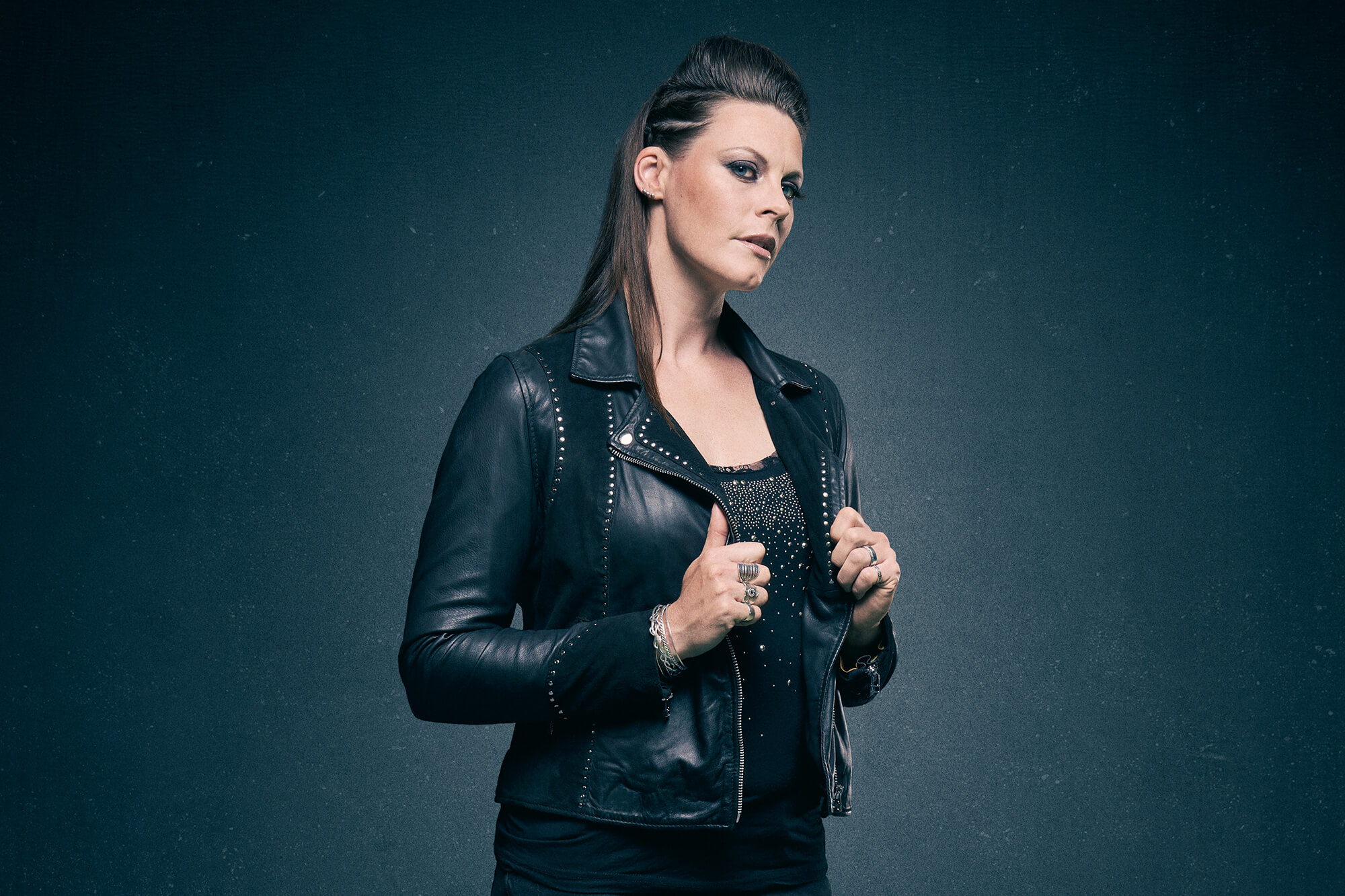 FLOOR JANSEN –  Sorprende nuevamente con otro Cover