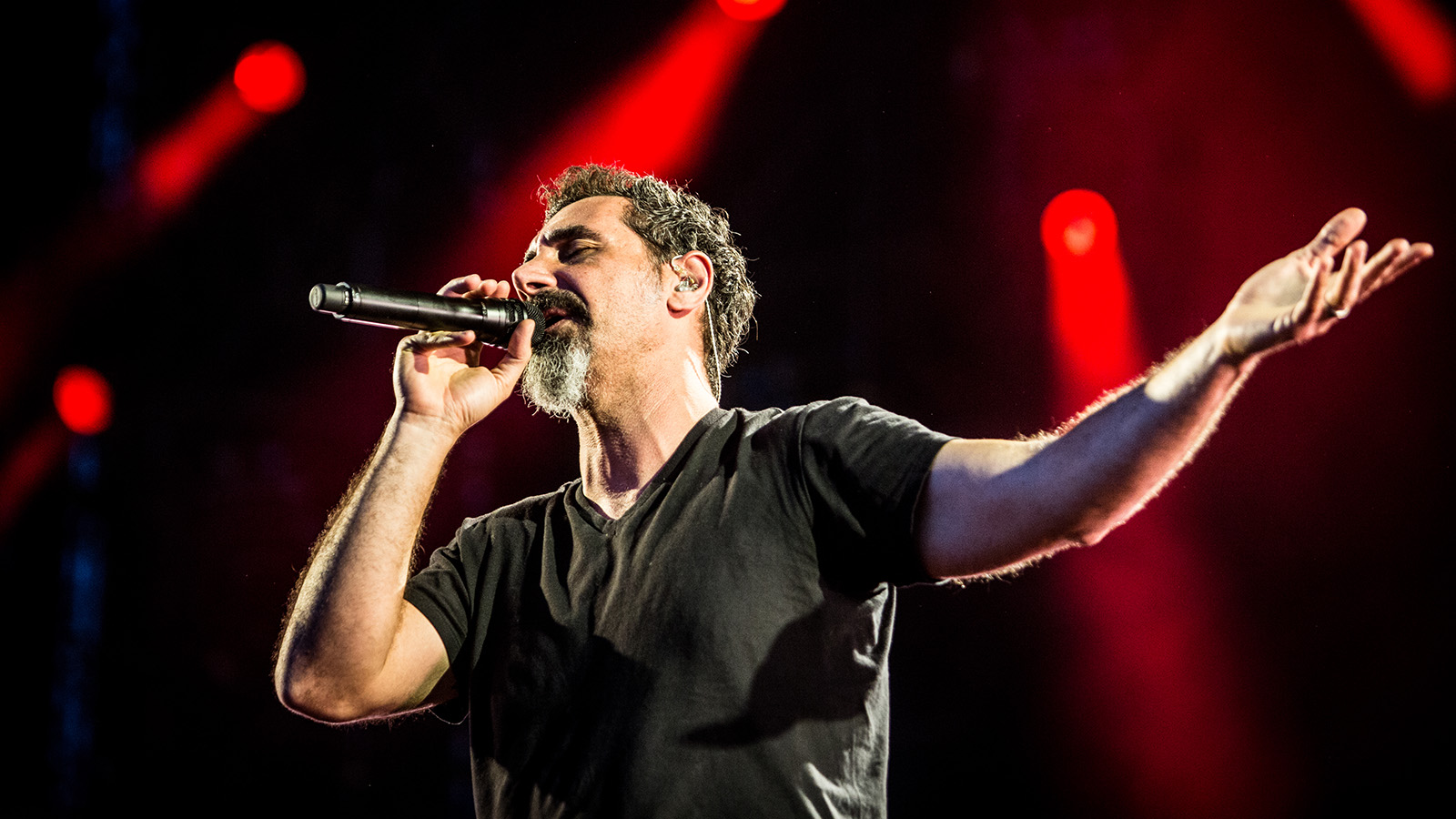 SERJ TANKIAN estrena single “Elasticity”