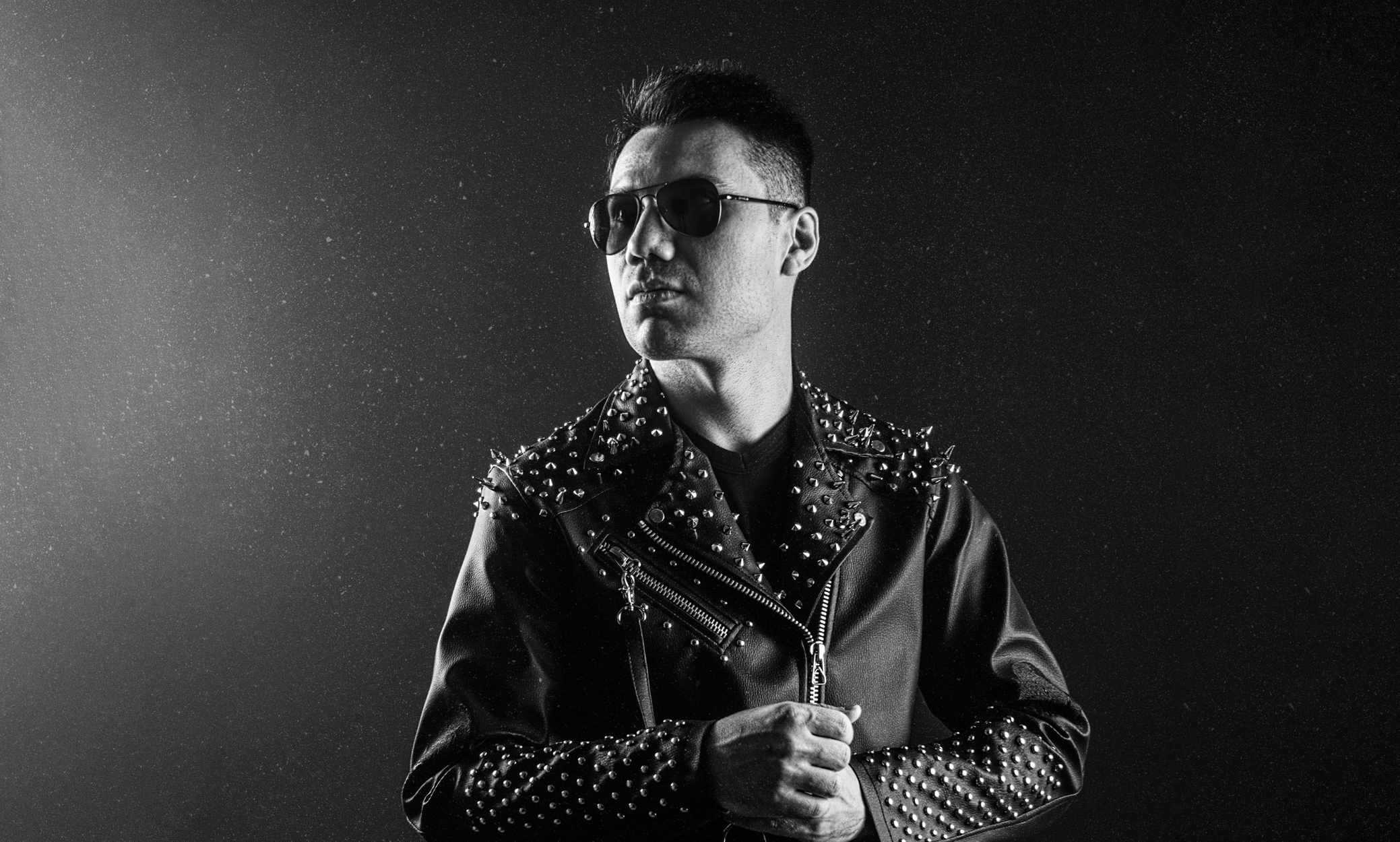 Escucha el nuevo lanzamiento de ADRIAN BENEGAS Escucha el nuevo lanzamiento de ADRIAN BENEGAS