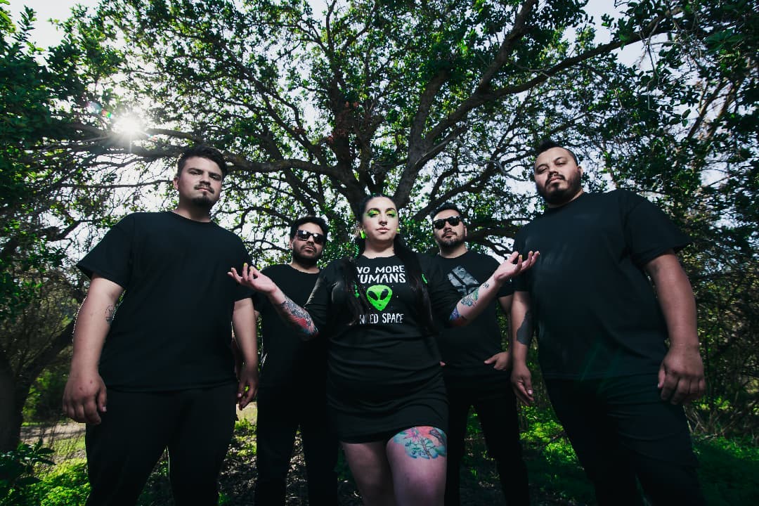 Litraea libera su primer single y Lyric video “Espectros”