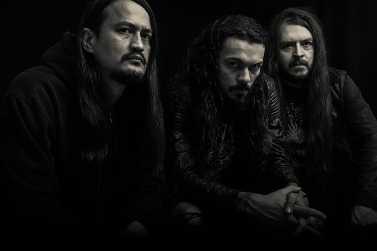 ESHTADUR arremete con su Live Session y se embarca en una gira Europea con Batushka