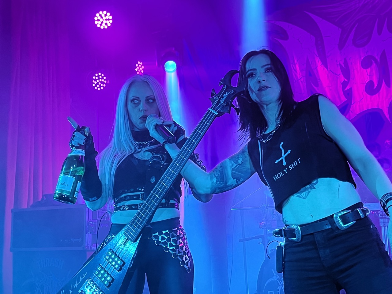 NERVOSA + BURNING WITCHES + Warfect y Systemhouse 33 en Berlín, Alemania (Live Review)