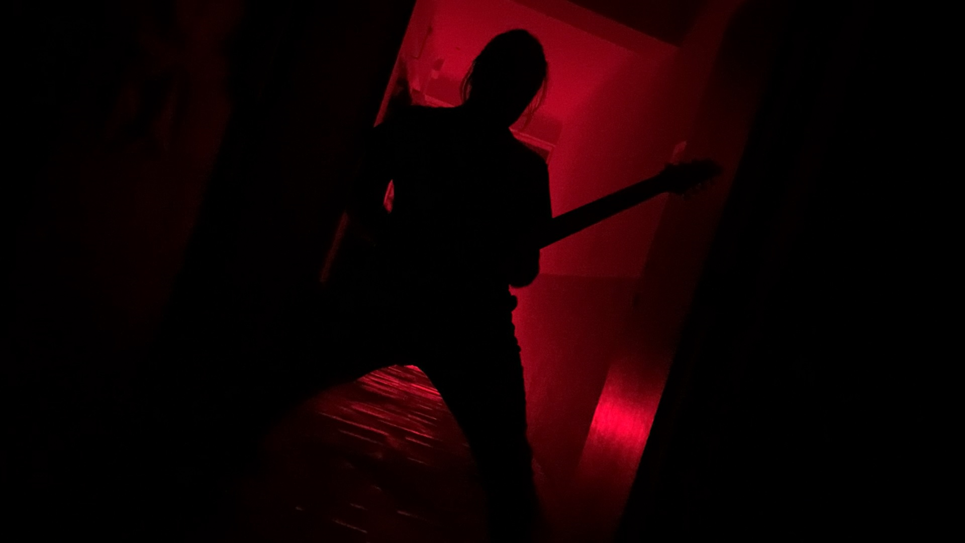Danny Barrera impacta con potente single y videoclip: “Nació de una improvisación”
