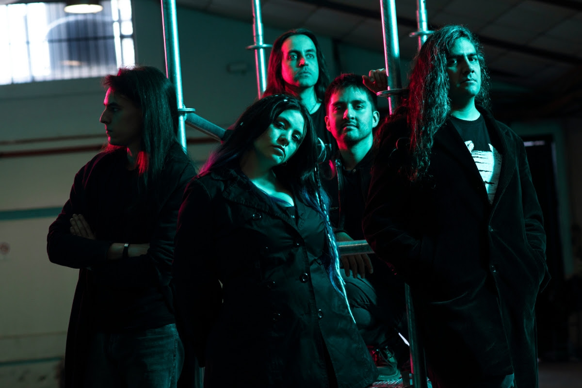 Delta sorprende con el estreno de nuevo videoclip“ The Humanest ”