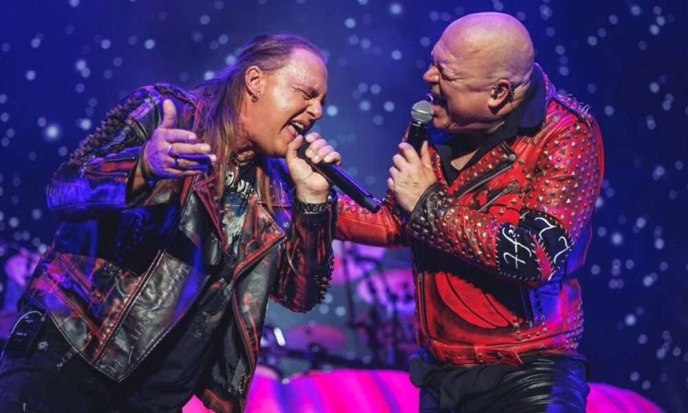 HELLOWEEN: Entre Gigantes y Monstruos. HELLOWEEN: Entre Gigantes y Monstruos.