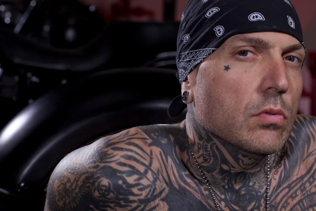 Evan Seinfeld (Biohazard) habla sin filtros sobre su pasado en el cine para adultos: “Gané más dinero en tres años que en dos décadas de música”