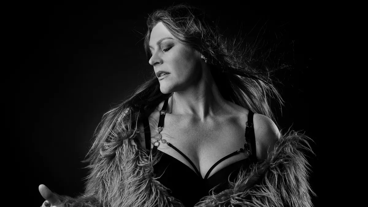 Floor Jansen regresa con su nuevo single ‘Run’ y anuncia gira para 2027